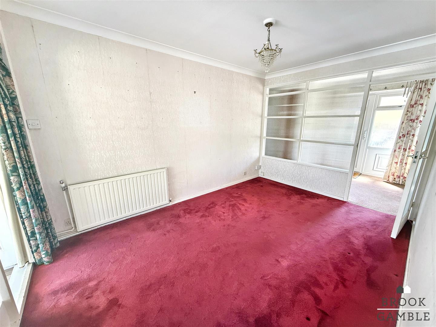 2 Bedroom Bungalow. Buckhurst Close in Eastbourne,  7